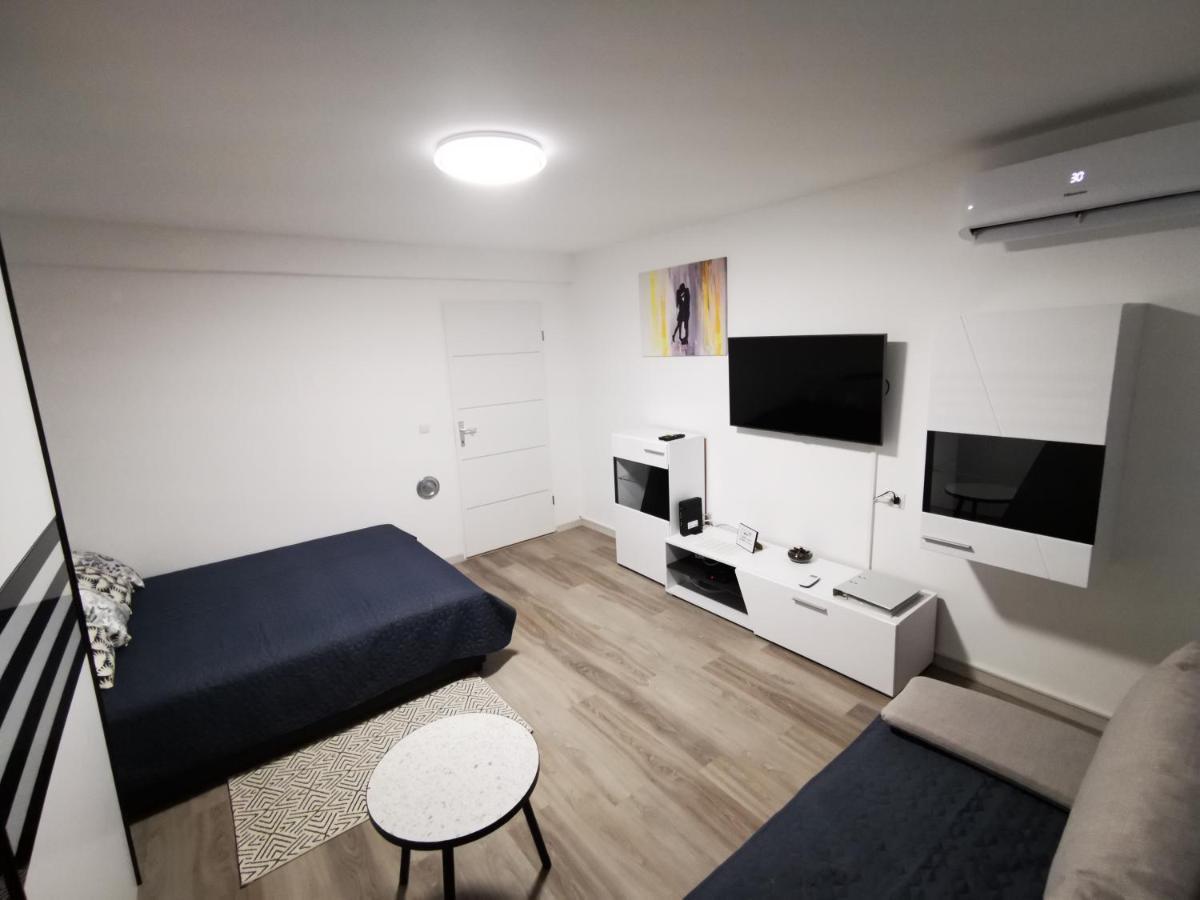 Ema Studio Apartman كارلوفاتش المظهر الخارجي الصورة
