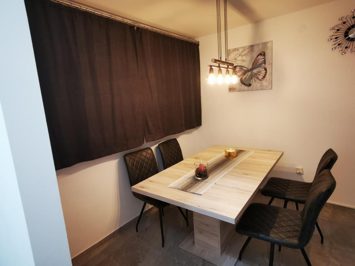 Ema Studio Apartman كارلوفاتش المظهر الخارجي الصورة